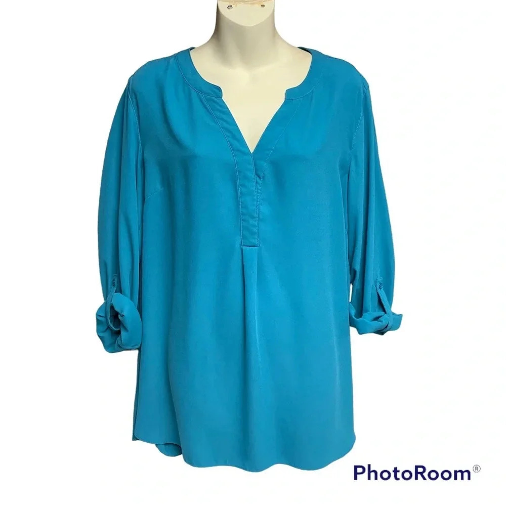 Multiples large blue/green blouse roll tab sleeves deep v pleated back